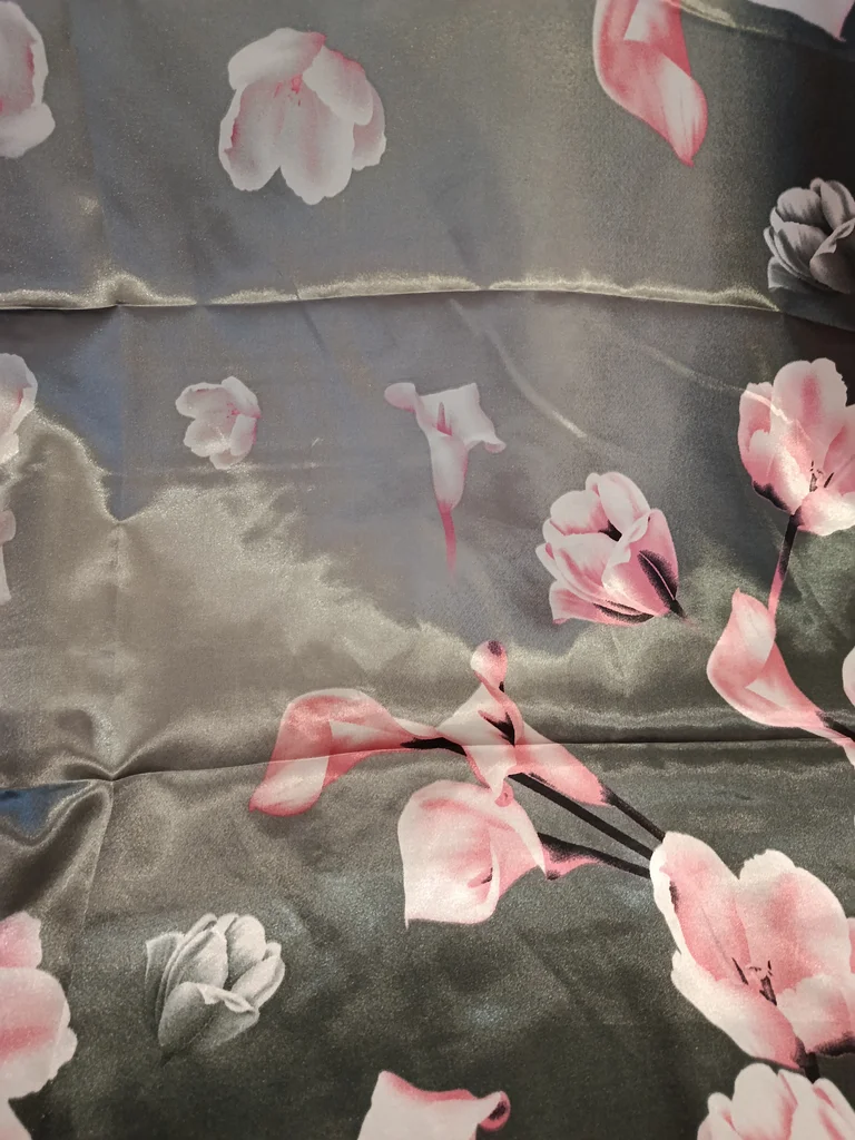 Vierkante sjaal. Grijs en roze – photo 6
